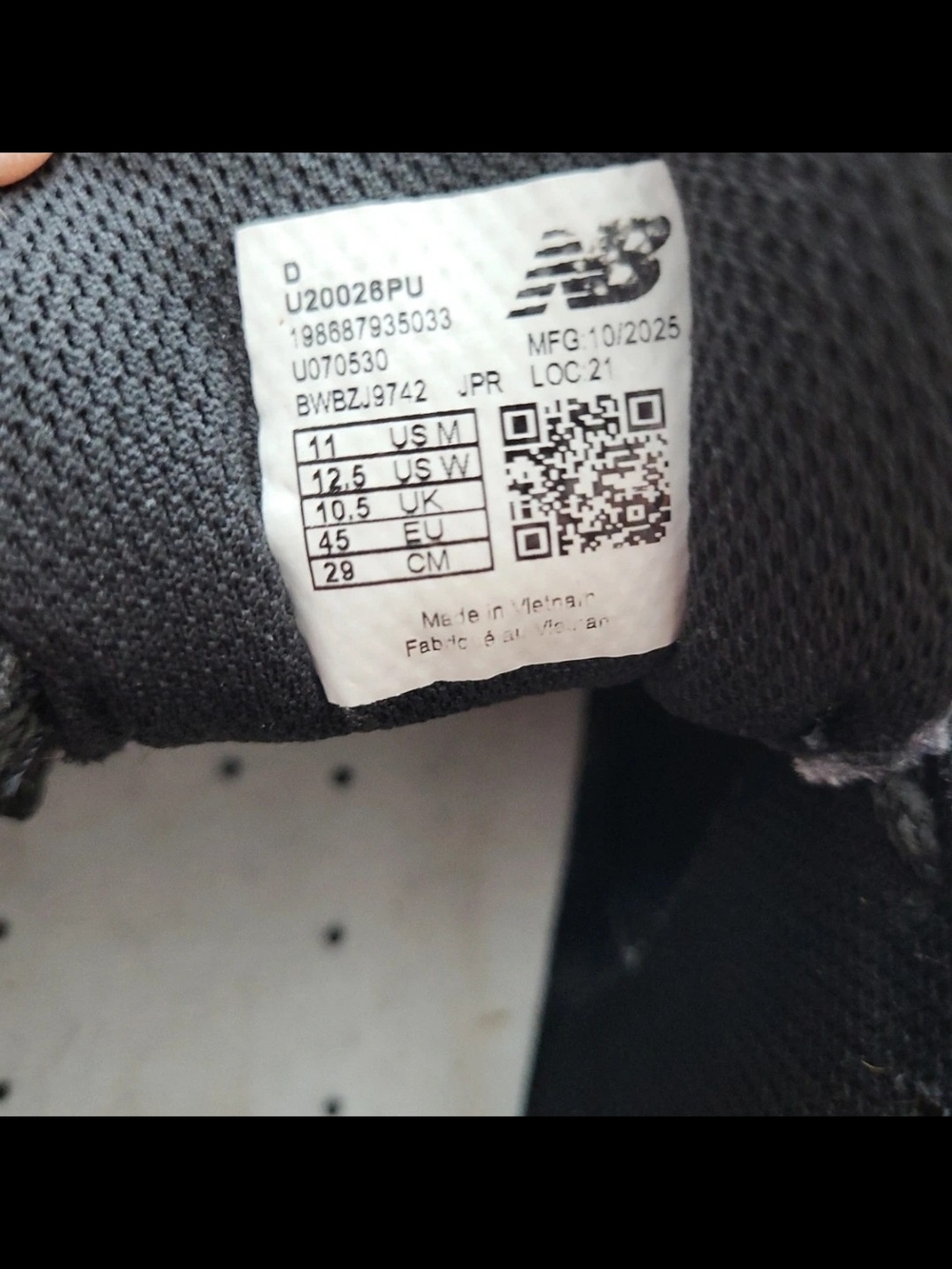New Balance Men’s Gray and Tan Athletic Sneakers - Picture 6 of 7